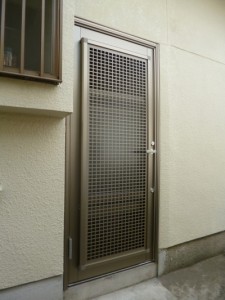 【神奈川県平塚市】玄関の勝手口の交換の画像イメージ